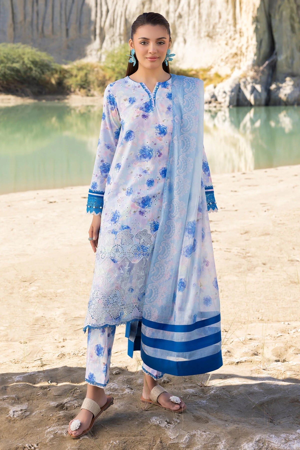 MUSCARI LUXURY CHIKANKARI COLELCTION D-31
