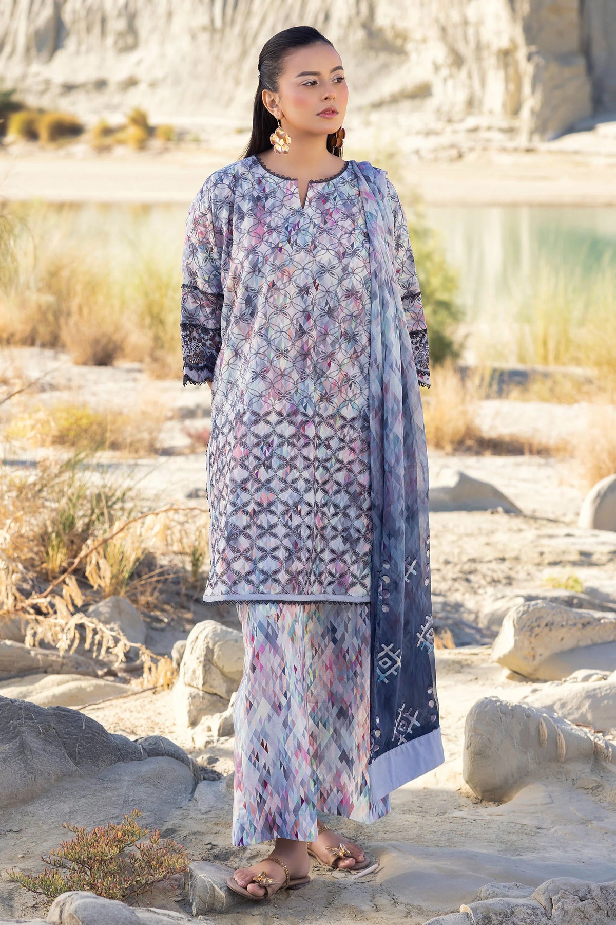 MUSCARI LUXURY CHIKANKARI COLELCTION D-39