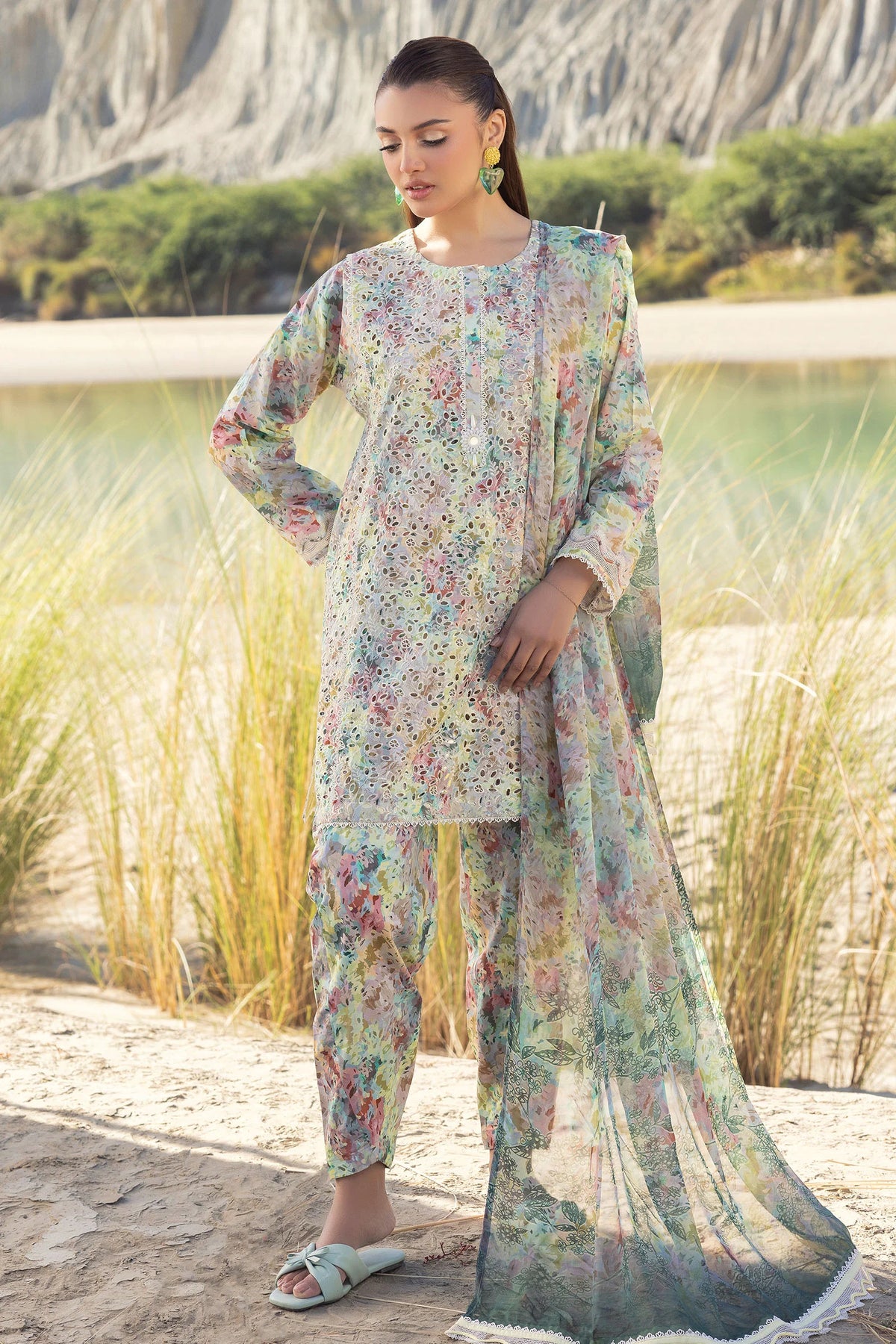 MUSCARI LUXURY CHIKANKARI COLELCTION D-36