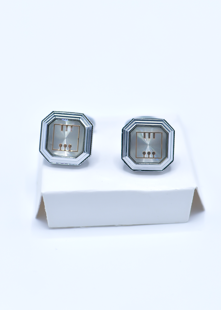 CUFFLINKS-M17